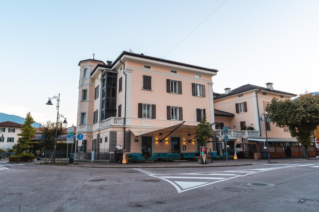 Albergo Caffe Centrale Mezzocorona Esterno foto